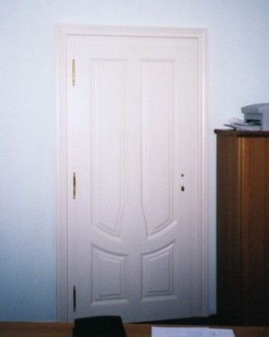 replika dveří